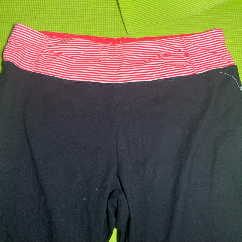 2 Made for life Capri Leggings PL NWOT - Picture 3 of 9